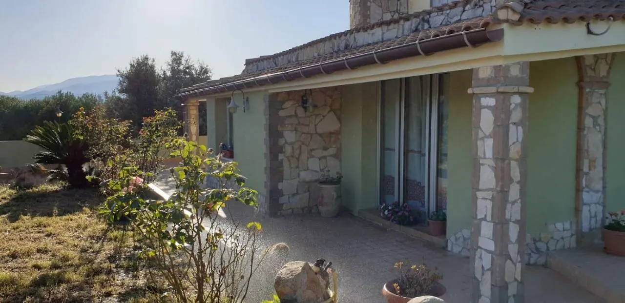 Villa Renzo E Lucia Sant Isidoro  Sant Isidoro (Sardinia)